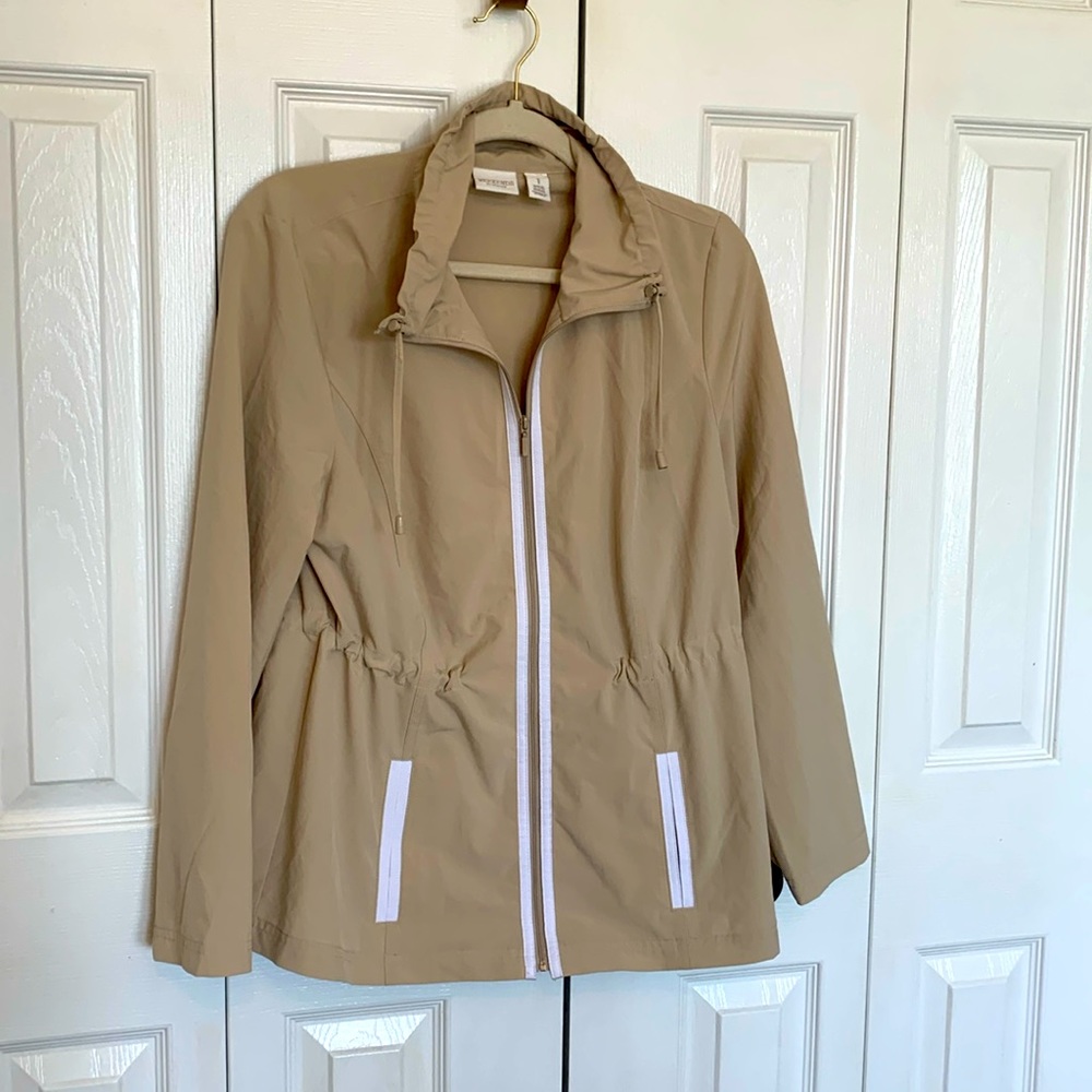 Weekends by Chicos lightweight jacket tan with drawstring waist and collar Sz 1